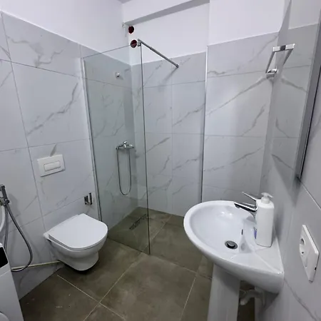 Aren 2 * Vlorë